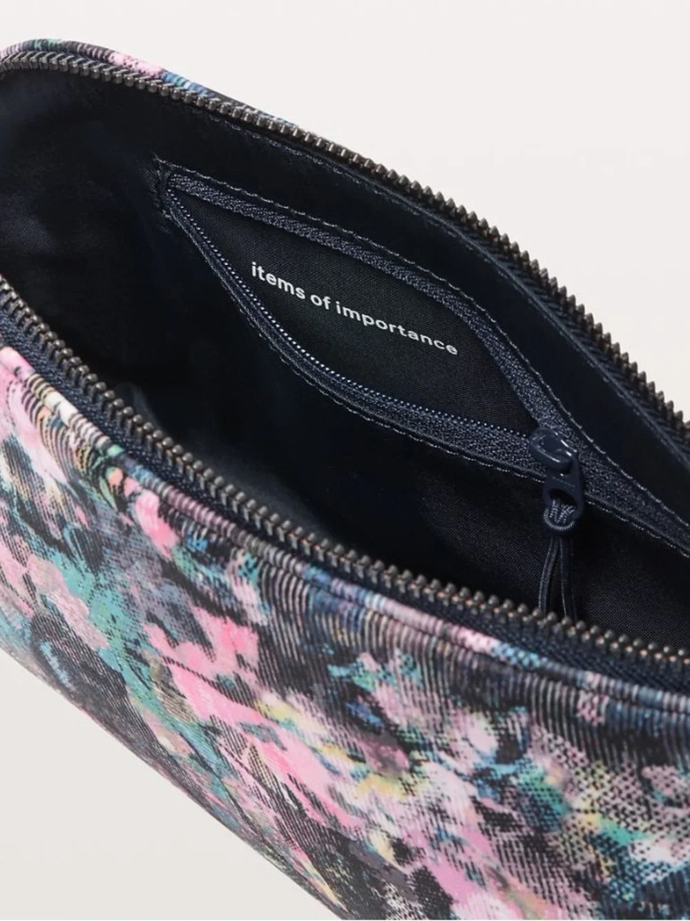 LIKE NEW Lululemon Off the Mat Pouch Neoprene